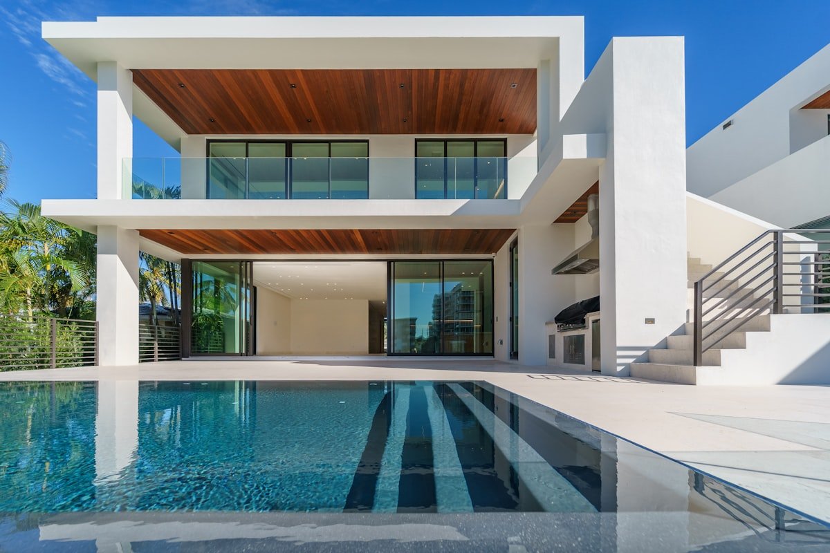 Luxurious 2BR + Maid | Community View